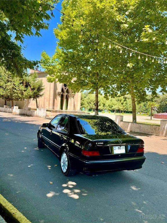 Mercedes C 200