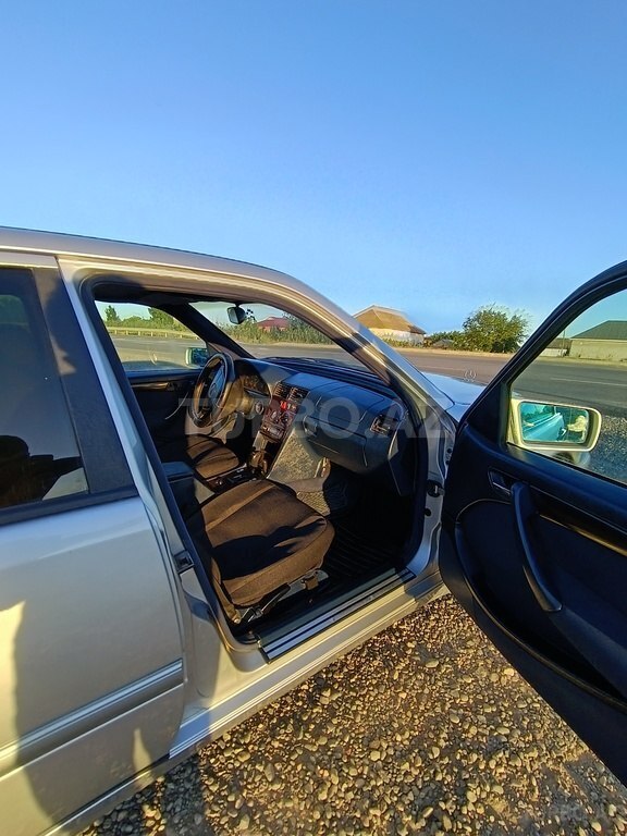Mercedes C 180