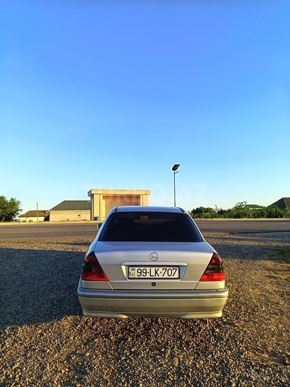 Mercedes C 180