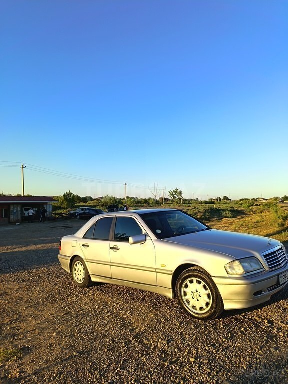 Mercedes C 180