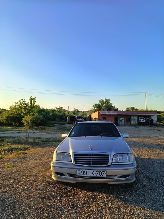 Mercedes C 180