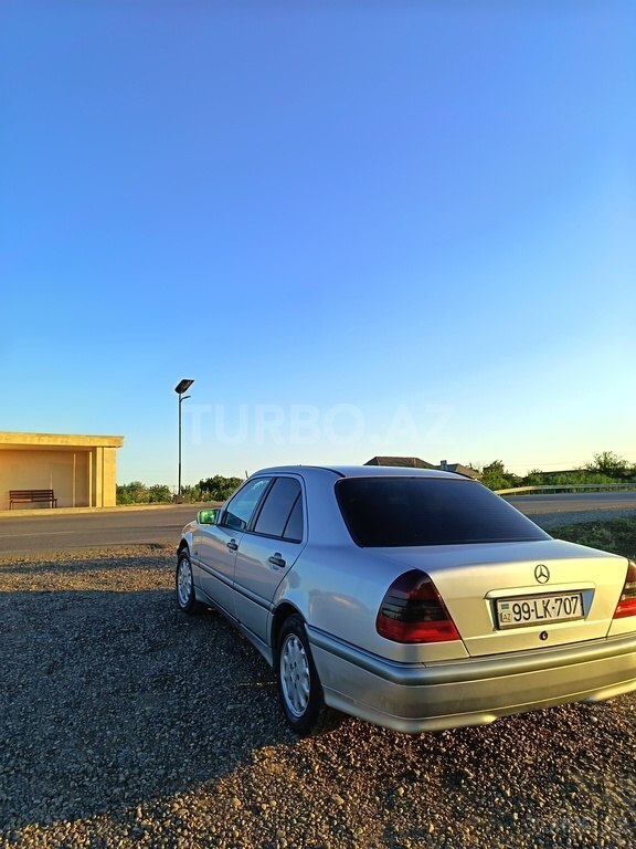 Mercedes C 180