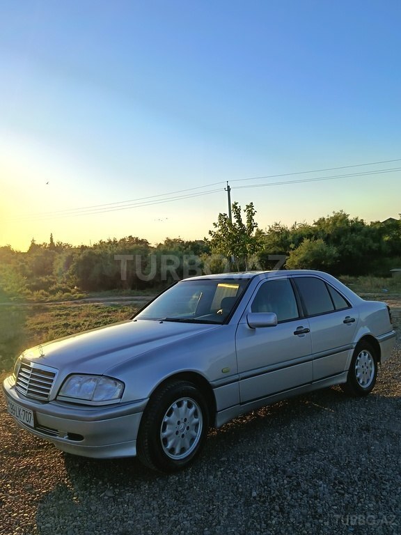 Mercedes C 180