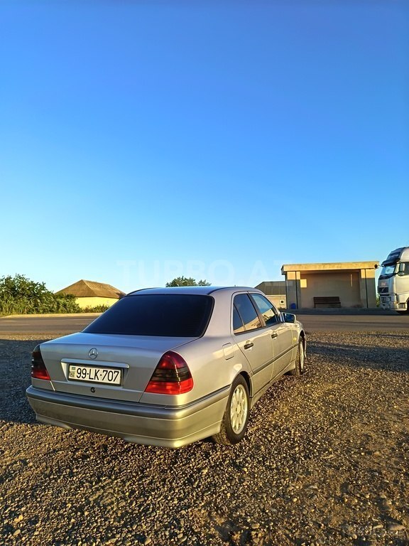 Mercedes C 180