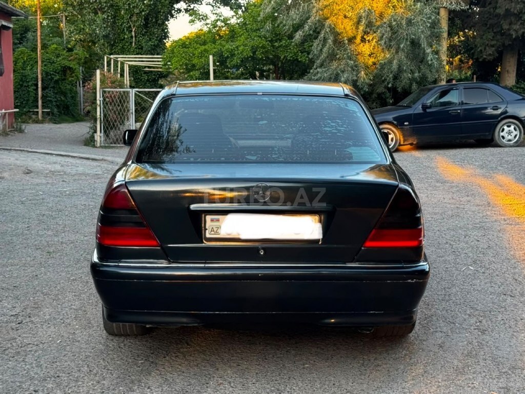 Mercedes C 180