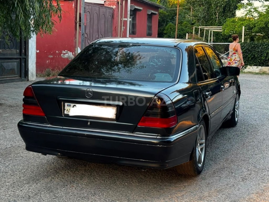 Mercedes C 180