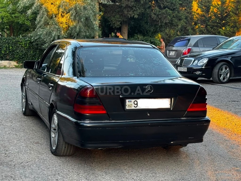Mercedes C 180