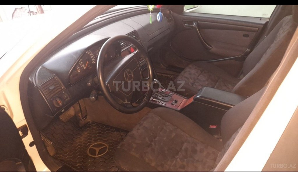 Mercedes C 180