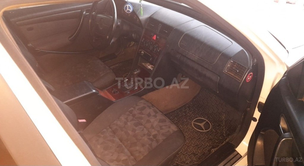 Mercedes C 180