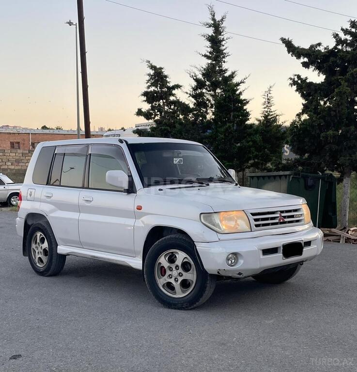 Mitsubishi Pajero io