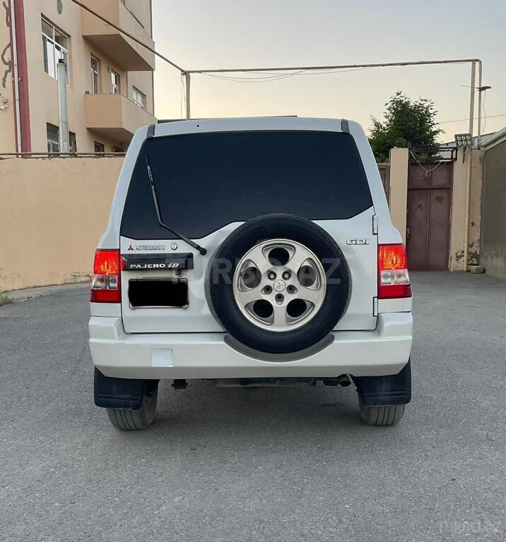 Mitsubishi Pajero io