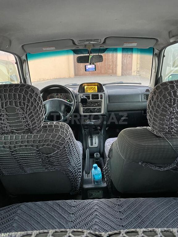 Mitsubishi Pajero io