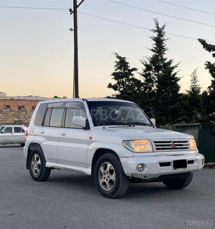Mitsubishi Pajero io