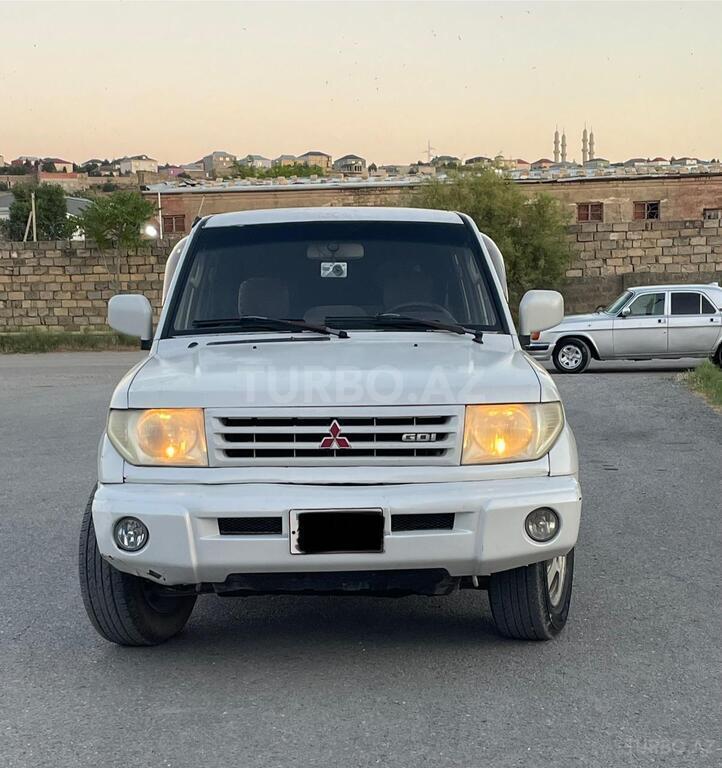 Mitsubishi Pajero io