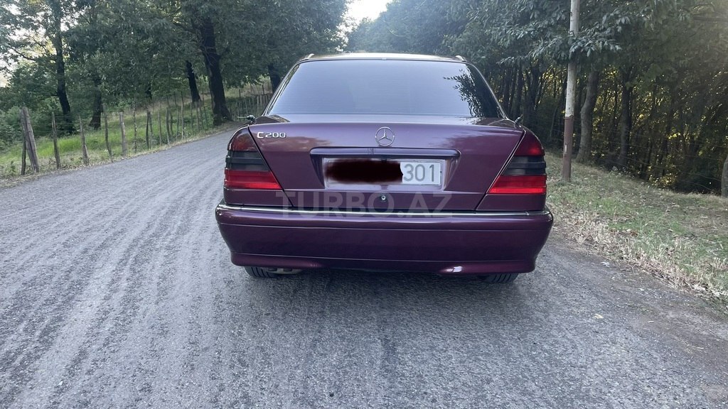 Mercedes C 200
