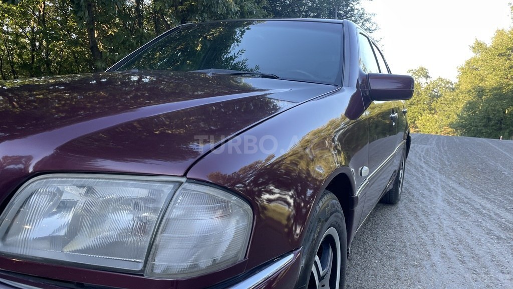 Mercedes C 200