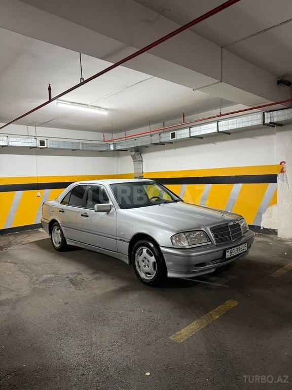 Mercedes C 180