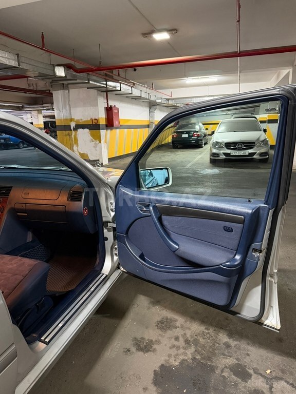 Mercedes C 180