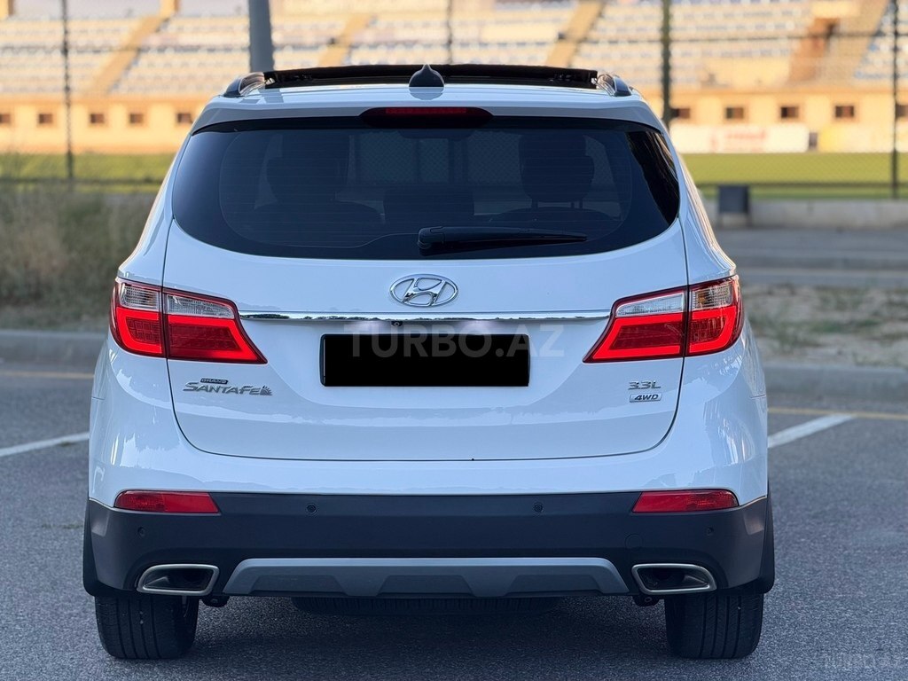 Hyundai Grand Santa Fe