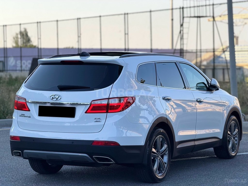 Hyundai Grand Santa Fe