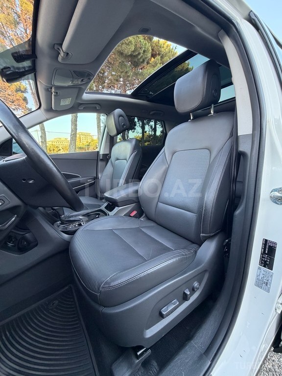Hyundai Grand Santa Fe