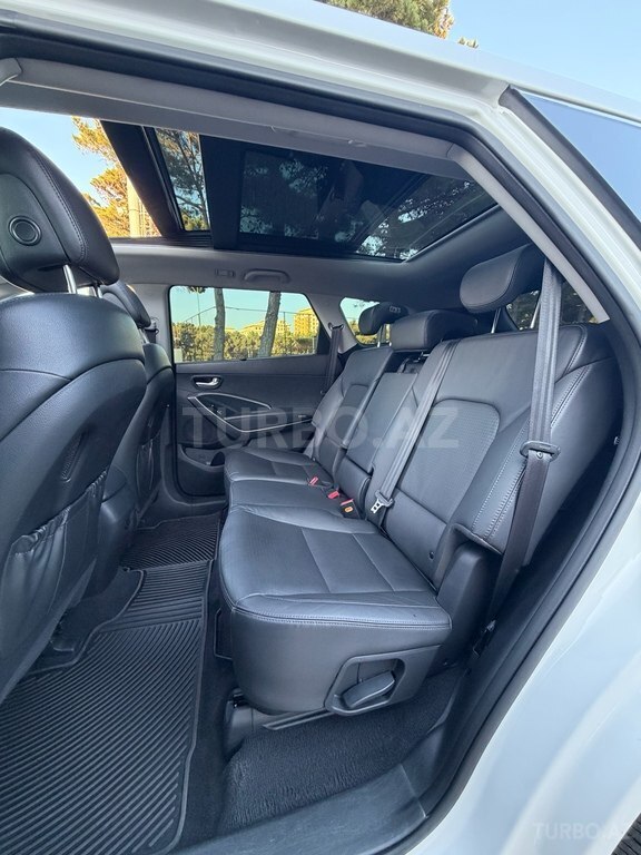 Hyundai Grand Santa Fe