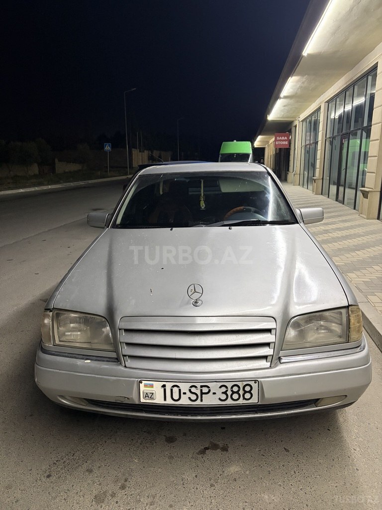 Mercedes C 180