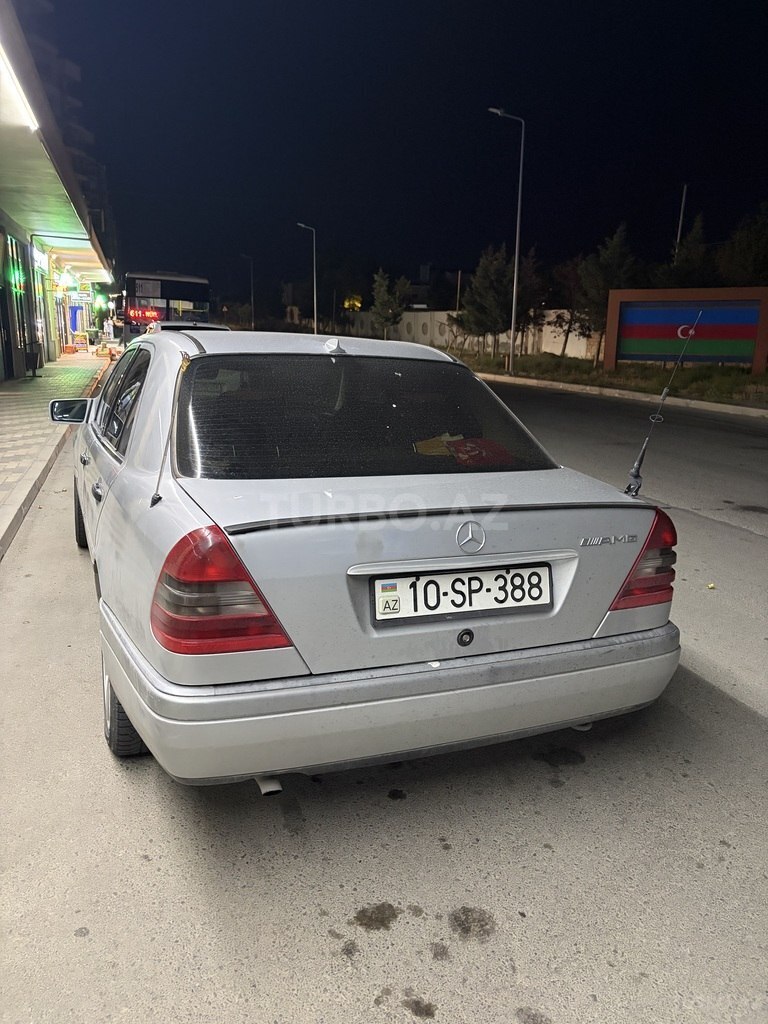 Mercedes C 180