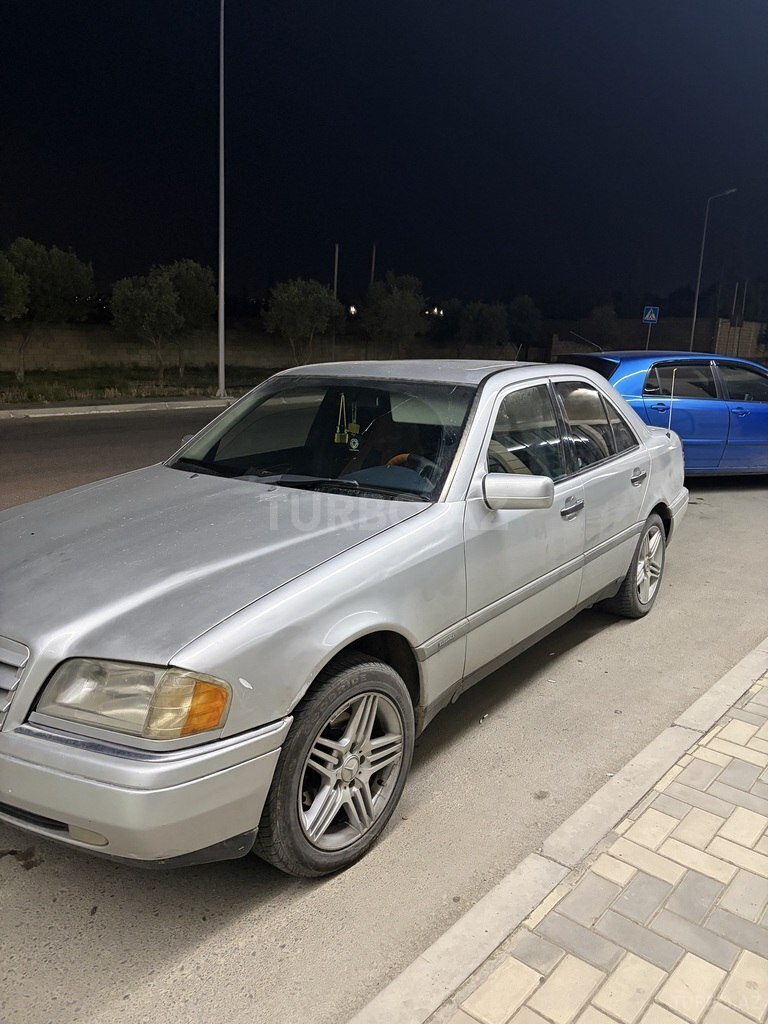 Mercedes C 180