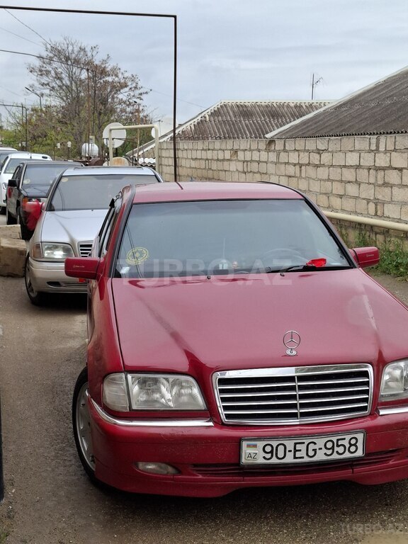 Mercedes C 200