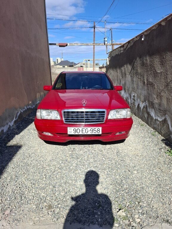 Mercedes C 200