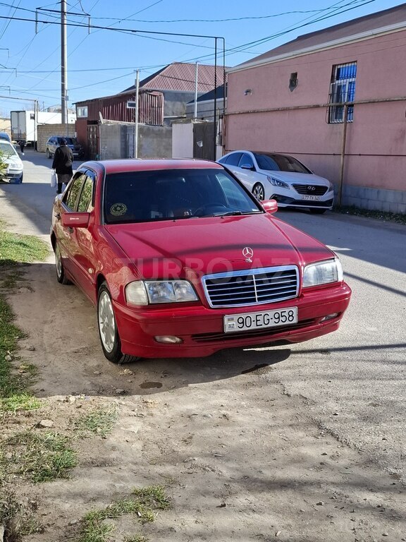 Mercedes C 200