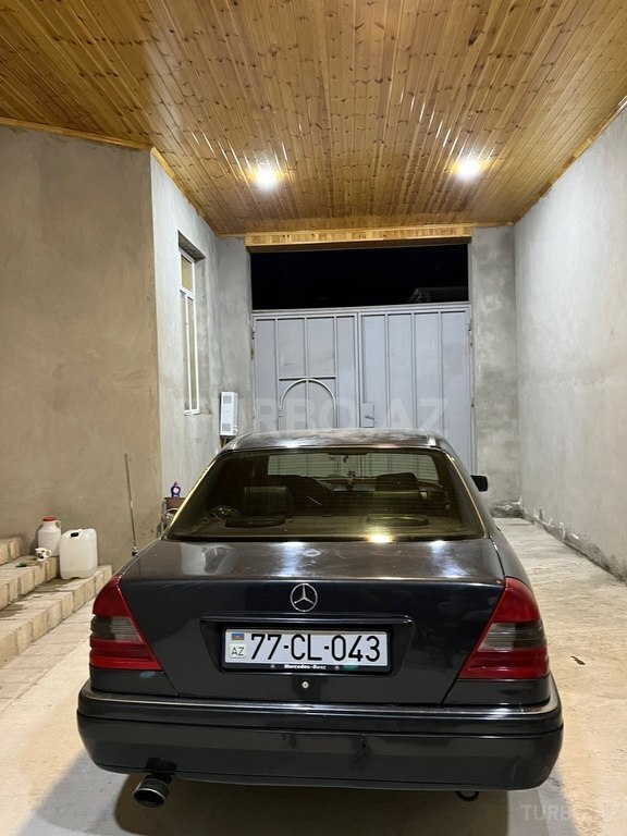 Mercedes C 180