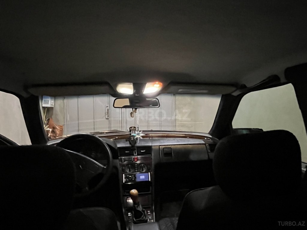 Mercedes C 180