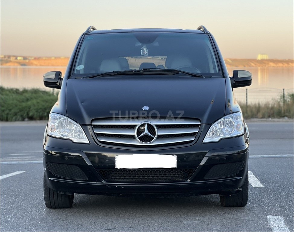 Mercedes Viano