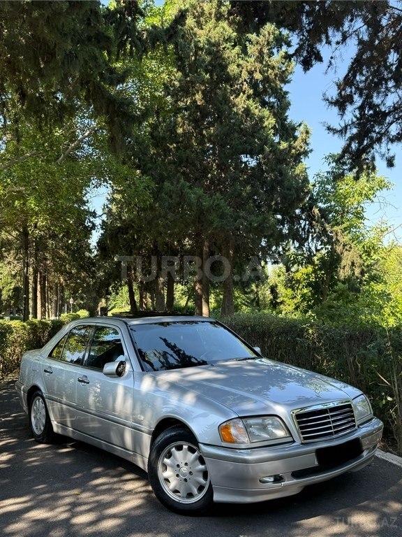 Mercedes C 200