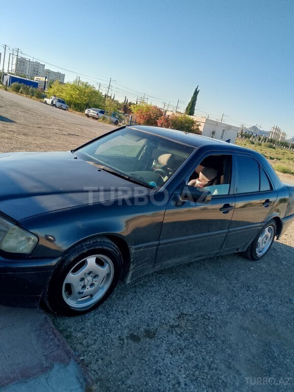 Mercedes C 180
