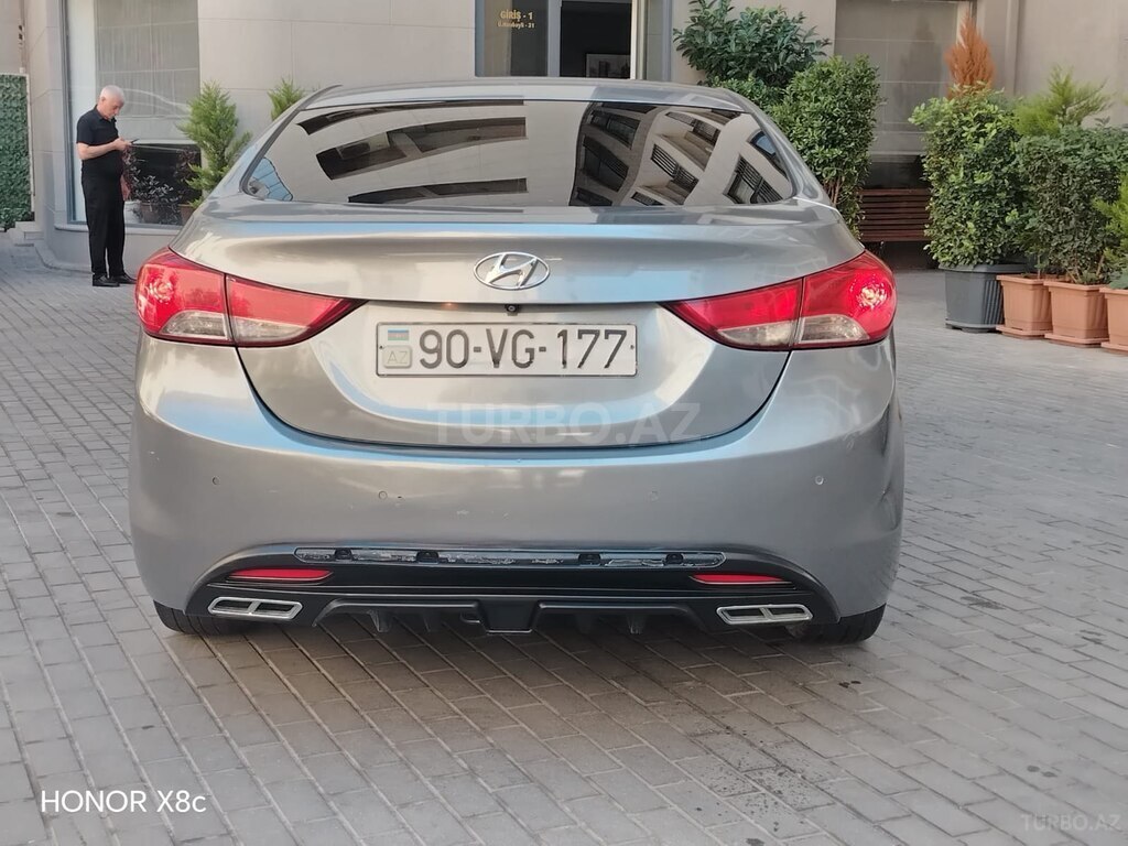 Hyundai Elantra