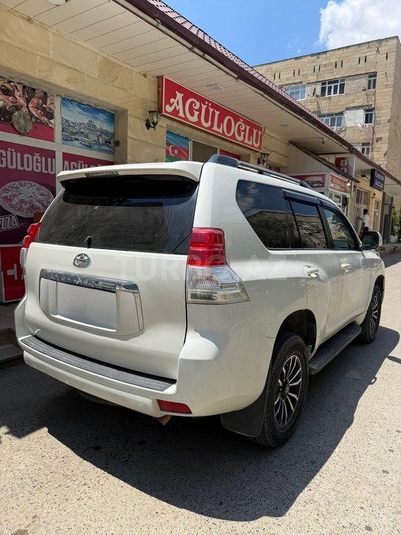 Toyota Land Cruiser Prado