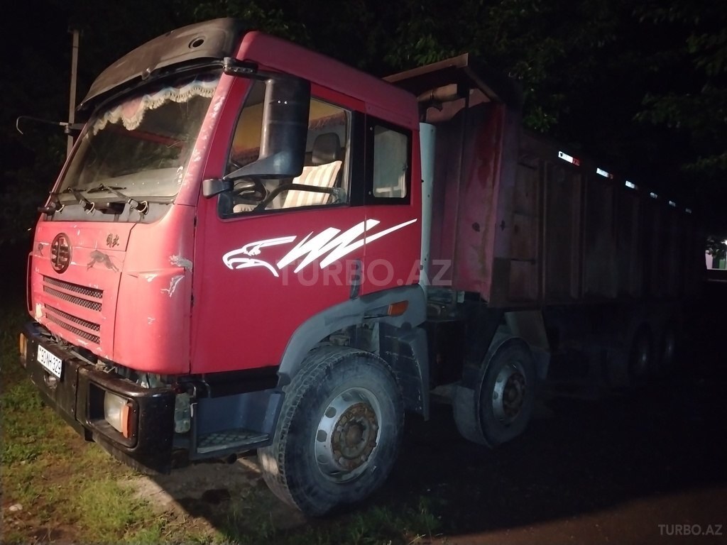 FAW J6P dumper 8x4