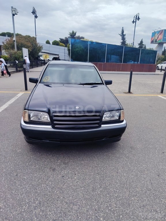 Mercedes C 180