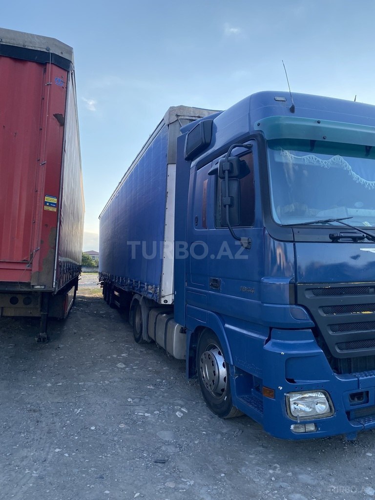 Mercedes Actros 1844