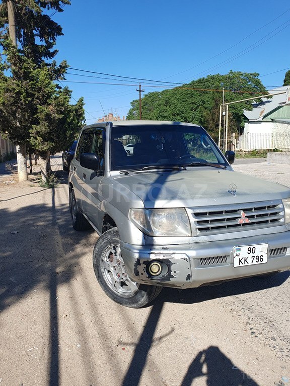 Mitsubishi Pajero io