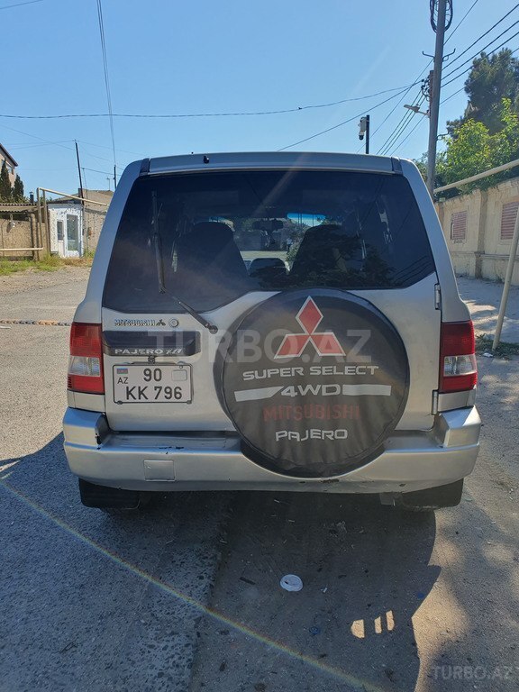 Mitsubishi Pajero io