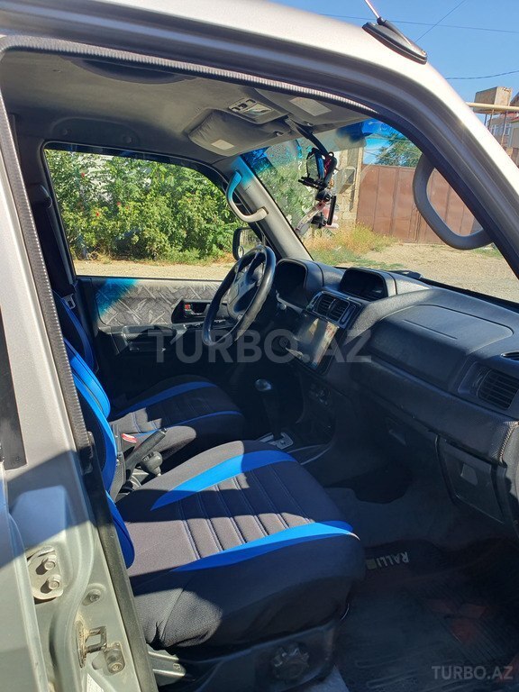 Mitsubishi Pajero io