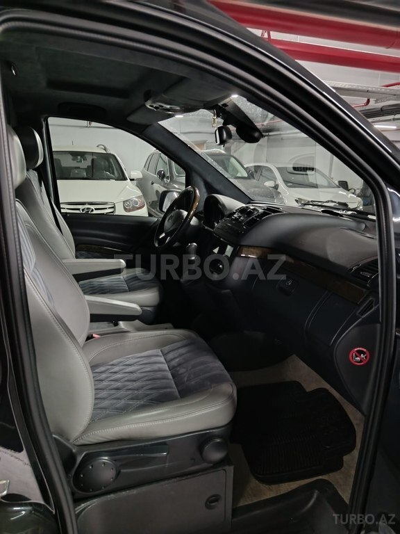 Mercedes V 350