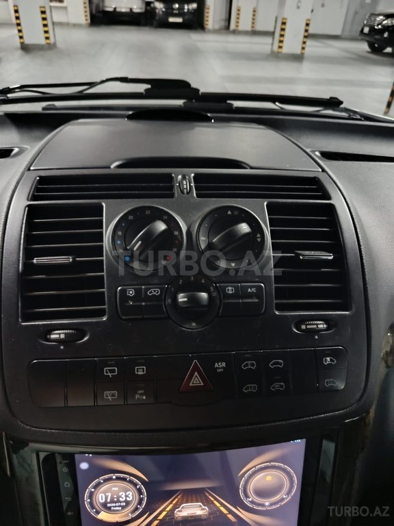 Mercedes V 350