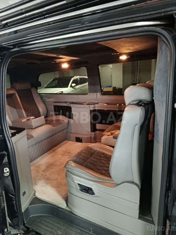Mercedes V 350