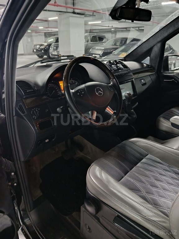 Mercedes V 350