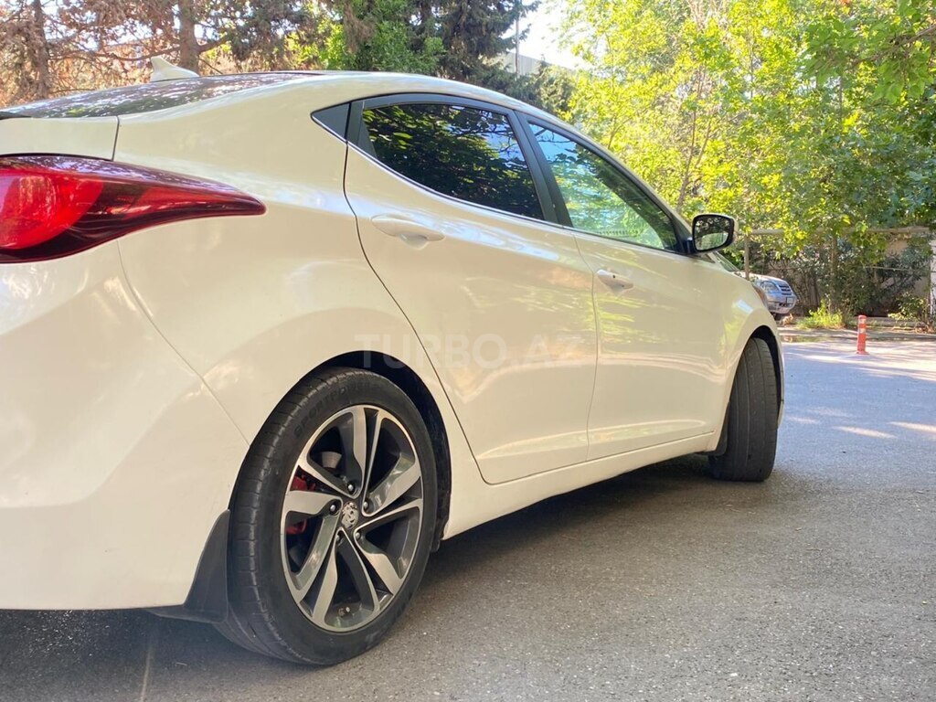 Hyundai Elantra